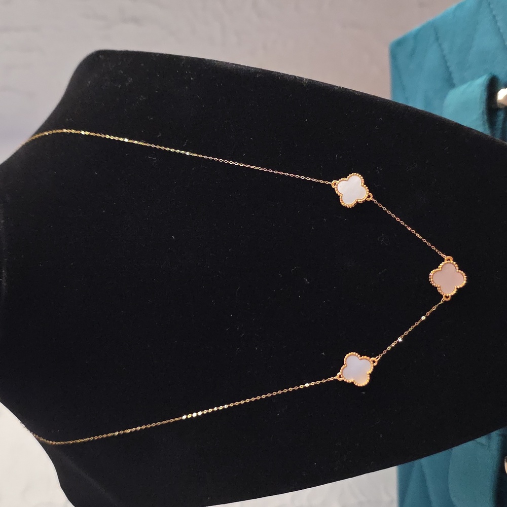 18k Solid Saudi Gold Clover Necklace Mother of Pearl 16"